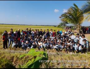 Kunjungan Mahasiswa Agroteknologi ke Display Padi Desa Rias Bangka Selatan